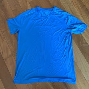 Lululemon Mens short sleeve shirt - Royal Blue